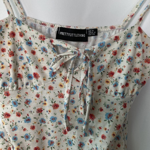 PrettyLittleThing Cream Ditsy Floral Tie Front Dress - Picture 7 of 9
